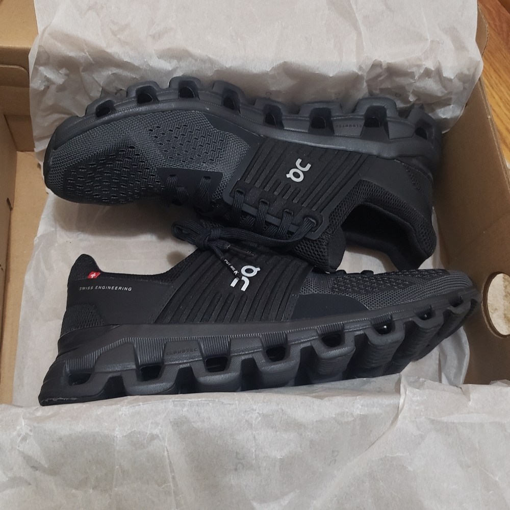 Men | ON running Shoes - Picture 2 of 4